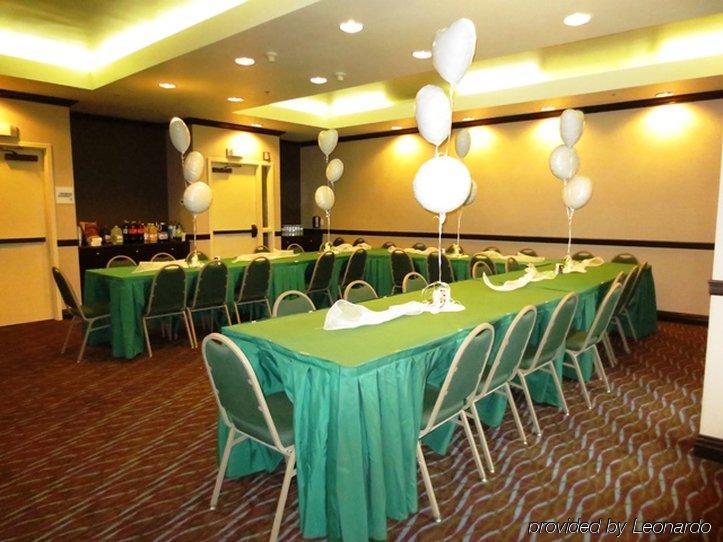 Holiday Inn Express Tampa-Brandon By Ihg מראה חיצוני תמונה