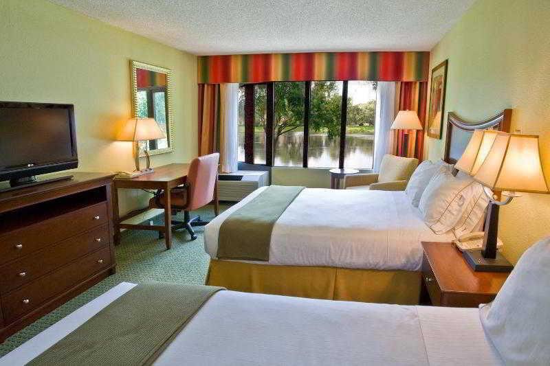 Holiday Inn Express Tampa-Brandon By Ihg מראה חיצוני תמונה